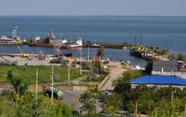 В порт Очакова буксирують українське судно, яке подало сигнал СОС (cfts.org.uа)