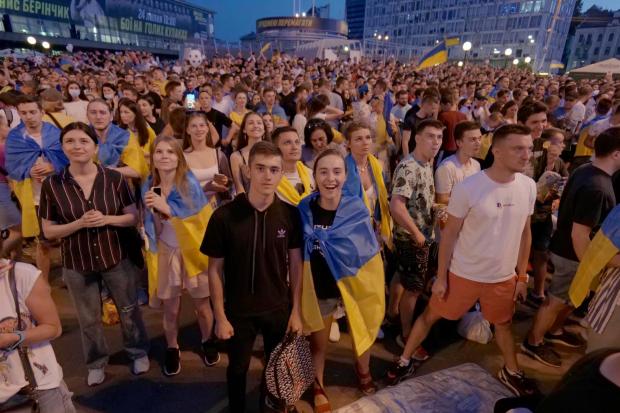 Фан-зона в Києві вмістила 13 тисяч осіб (facebook.com/ukrpravda)