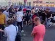 Ранок не був добрим: У Києві сталася масова бійка (відео)