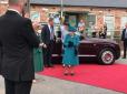 Найтитулованіша фанатка найстарішого британського телесеріалу Єлизавета II відвідала знімальний майданчик  на честь 60-річчя 