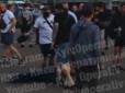 Поранений впав і більше не піднявся: У центрі Києва біля метро сталася бійка зі стріляниною (відео)