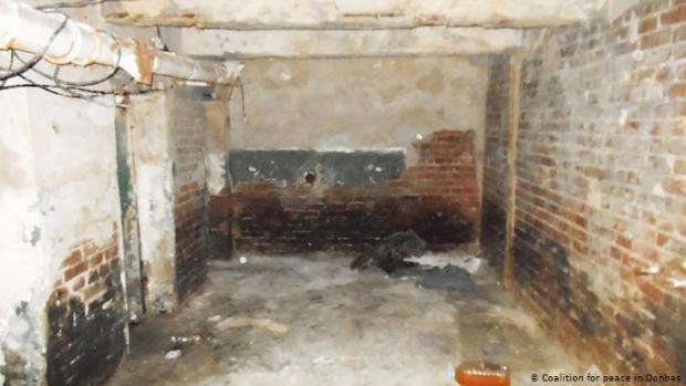 Вологий підвал на Донбасі - справжня камера тортур