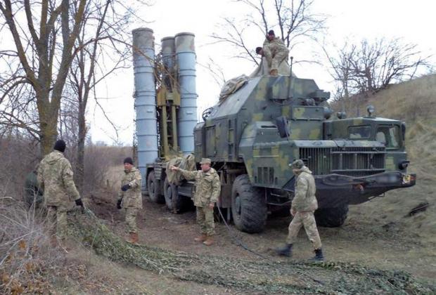 Розгортання українського зенітно-ракетного комплексу С-300