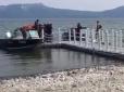 Половина загинула: У Росії в озеро впав вертоліт з туристами (відео)