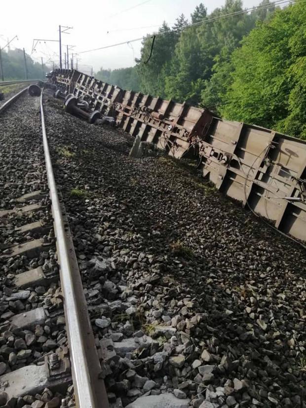 Під Львовом сталася аварія з вантажним потягом (фото: facebook.com/groups/ForumZal.club)