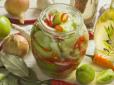 Ідеальний до м'яса та як самостійна закуска: Ароматний салат із зелених помідорів на зиму