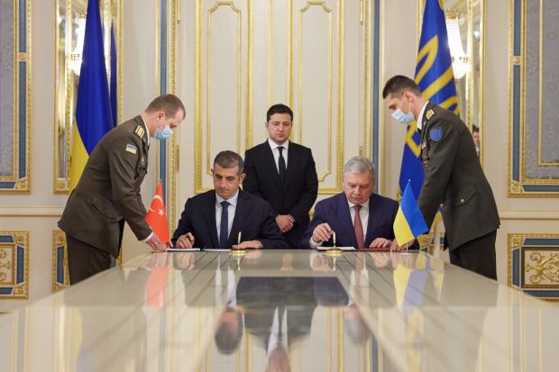 Підписання Меморандуму про співпрацю. Фото: МО України