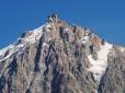 Затяті французи пропонують надіслати будівельників: Найвища гора Європи втратила близько метра висоти