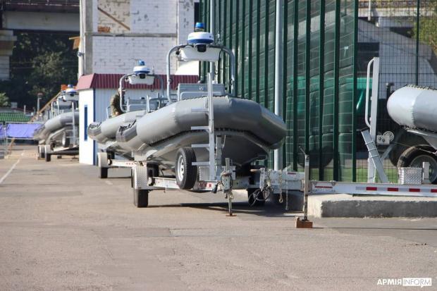 У ВМС України освоюють швидкісні човни отримані від США. Човни 7M RIB ВМС України. <p data-verified=