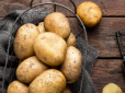 А ви це знали?  Навіщо дряпати картоплю виделкою перед приготуванням: Секрет білоруських господинь