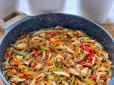 Швидко та смачно, як у дорогому ресторані: Рецепт курки по-азійськи із сезонними овочами