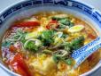 Буде готовий за півгодини: Рецепт ароматного томатного супу із яйцями та локшиною