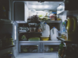Як прибрати неприємний запах з холодильника: Побутовий лайфхак, який підірвав мережу