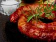 Дуже смачна і у гарячому, і у холодному вигляді: Рецепт легендарної галицької домашньої ковбаси