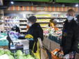 Від м'яса і молочки до гречки та олії: В Україні рекордно зростають ціни на продукти