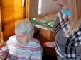 Життя тільки починається? В Одесі 104-річна бабуся отримала закордонний паспорт