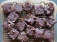 Готується швидко, а смакує нереально: Рецепт шоколадних тістечок-брауні з волоськими горіхами