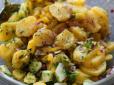Швидка та смачна вечеря: Рецепт салату з картоплею та копченою скумбрією