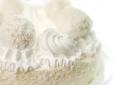 Білий, як хмаринка, та дуже ароматний: Рецепт неймовірно смачного торта 