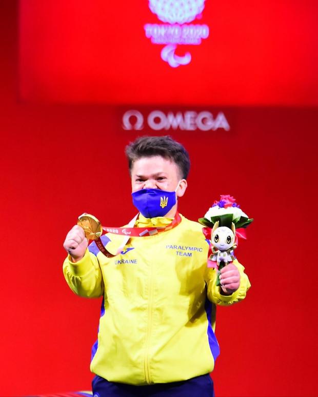 Встановила феноменальний рекорд: українка перемогла на чемпіонаті світу з пауерліфтингу (відео)