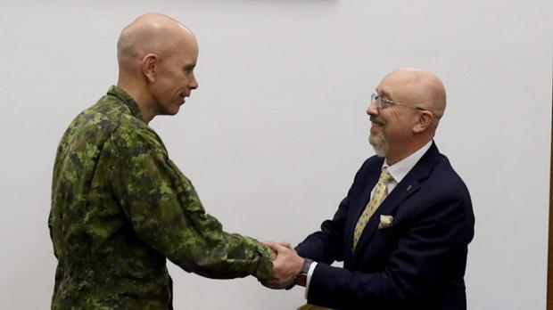 Резніков під час зустрічі з начальником штабу оборони ЗС Канади Вейном Ейром