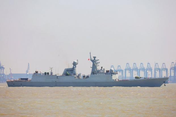 Один із 32 китайських фрегатів проекту Type 054, ілюстративне фото з відкритих джерел