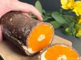 Нереально смачний та ніжний: Фруктовий рулет з мандаринами без випікання (відео)