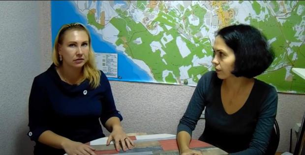 Ксенія Шварц допомагає росіянам переїхати в Крим / Скриншот з відео