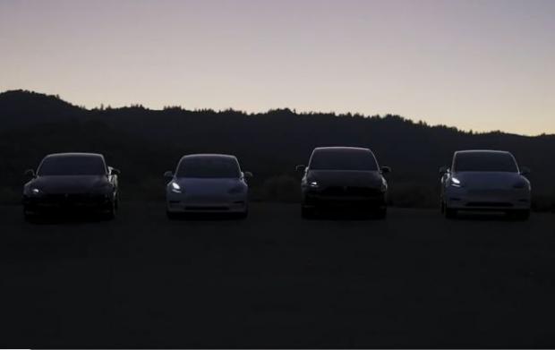 Tesla представила світлове шоу під Щедрик (скріншот з відео)