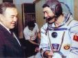 Манкуртів колишніх не буває: Перший казахстанський космонавт Аубакіров закликав ввести до Казахстану російські війська (відео)
