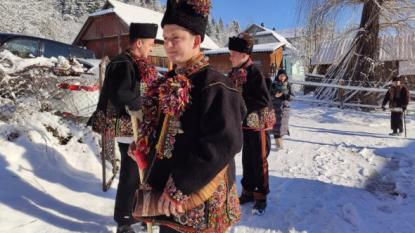 У селі Криворівня Верховинського району на Івано-Франківщині найкраще в Україні збереглися гуцульські традиції. Із особливим розмахом тут святкують Різдво