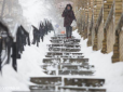 В Україну мчить штормовий вітер і мокрий сніг: Синоптики розповіли, де погода зовсім зіпсується