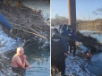 На Водохреща нацгвардійці силою витягли з води українця, який сидів в ополонці 10 хвилин (відео)