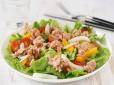 Дієтична вечеря за 15 хвилин: Рецепт смачного вітамінного салату із рибною консервою