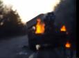 Просто... заглух на об'їзній дорозі: У Сновську українці захопили і спалили російський танк (відео)
