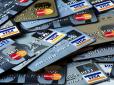 Ні зняти гроші, ні розплатитися: Росіянам за кордоном почали блокувати банківські картки через санкції