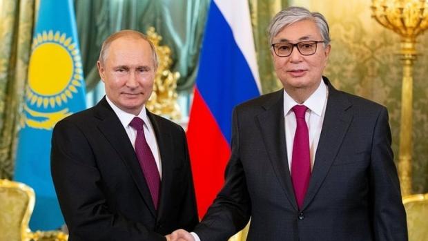 президент Казахстану Касим-Жомарт Токаєв під час візиту до Москви заявив, що "Казахстан та Росія є сусідами від бога"