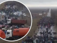 Тисячі людей перекрили дорогу в Енергодарі, щоб не дати окупанту захопити Запорізьку АЕС