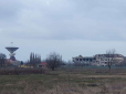 Українські армійці не постраждали: Окупанти завдали удару по секретному військовому комплексу під Одесою (відео)