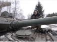 Екіпажі ворога в паніці кинули абсолютно нову техніку: Тепер в українських піхотинців на озброєнні є танки (відео)