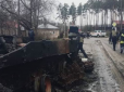 Нелюдські звірства: Російські військові в Ірпені розстрілювали жінок та дівчат, а потім танками їздили по тілах (відео)