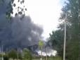 Розгорілася масштабна пожежа: На Харківщині росіяни обстріляли газопереробне підприємство та житлові будинки