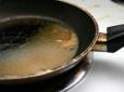 Чистимо народними засобами: Як врятувати сковорідку від шару нагару і жиру