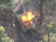 Відомий волонтер показав, як гарно палає новітній Т-80БВ росіян під Ізюмом (відео)