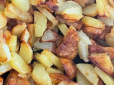 Як правильно смажити картоплю, щоб вона була хрумкою, не пригорала і не розвалювалася - рецепт і поради