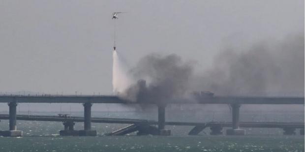 Пожежа на Кримському мосту (Фото:Reuters/Stringer)