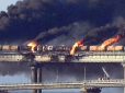 Безпека мосту в епіцентрі пожежі під великим питанням: З’явилося нове відео з місця вибуху на Кримському мосту