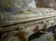 Саркофаг надійно сховали: У Туреччині знайшли могилу святого Миколая
