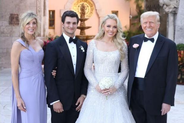Весілля відбулося у маєтку Дональда Трампа у Пальм-Біч