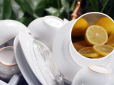 Навіщо натирати посуд лимонною кислотою? Усуне проблему, яка переслідує багатьох господинь